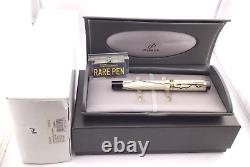 PARKER Duofold CENTENNIAL Pearl and Black Fountain Pen 18K Med nib NEW Year 2006