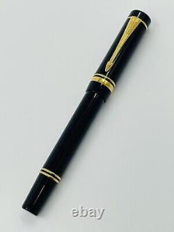 Parker Duofold Centennial Black Fountain Pen 18k Gold Medium Nib