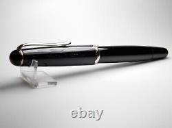 Vintage Jet Black Montblanc 042-G Fountain Pen-14K Gold OB Nib-Germany 1950s