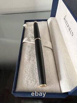 Waterman Pen Fountain Pen Lacquer Black Gold IN Cartridge with Box