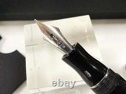 Marlen Un stylo-plume à marbrure noire NEUF + boîtes
