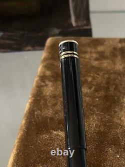 Stylo plume Diplomat Germany en laque noire, avec encre chinoise, marquage et style vintage.