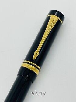 Stylo-plume Parker Duofold Centennial noir avec plume moyenne en or 18 carats