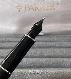 Stylo-plume Parker Pen Sonnet France 3 ans encre noire 1990 boîte de marquage