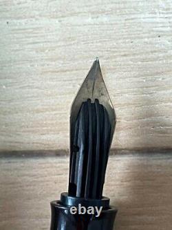 Stylo-plume Pelikan 400 noir avec plume EF en or 14C