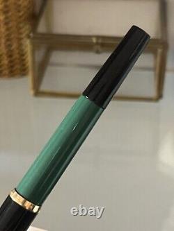 Stylo-plume Pelikan MK10 avec plongeur, vert et noir, avec boîte, millésime 1970.