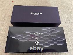 Stylo-plume à édition limitée Platinum 3776 Century Shiun avec pointe large